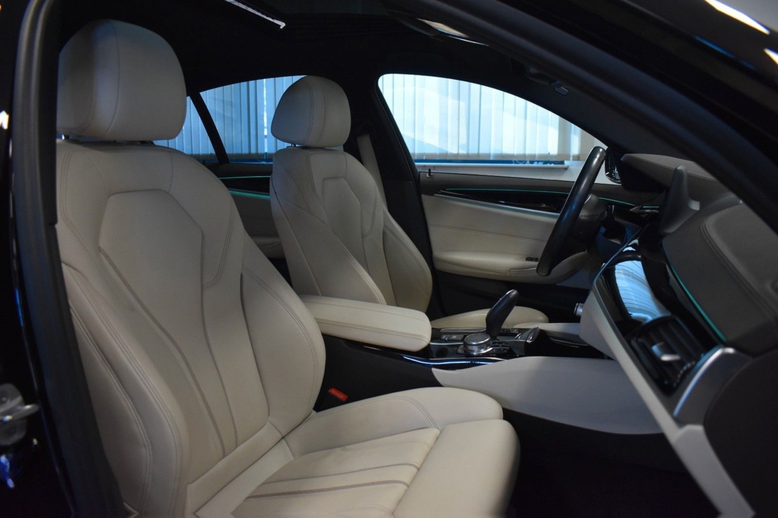 BMW 540 i Lim. M Sport *LED *HUD *S-DACH *SONDERLACK foto 17