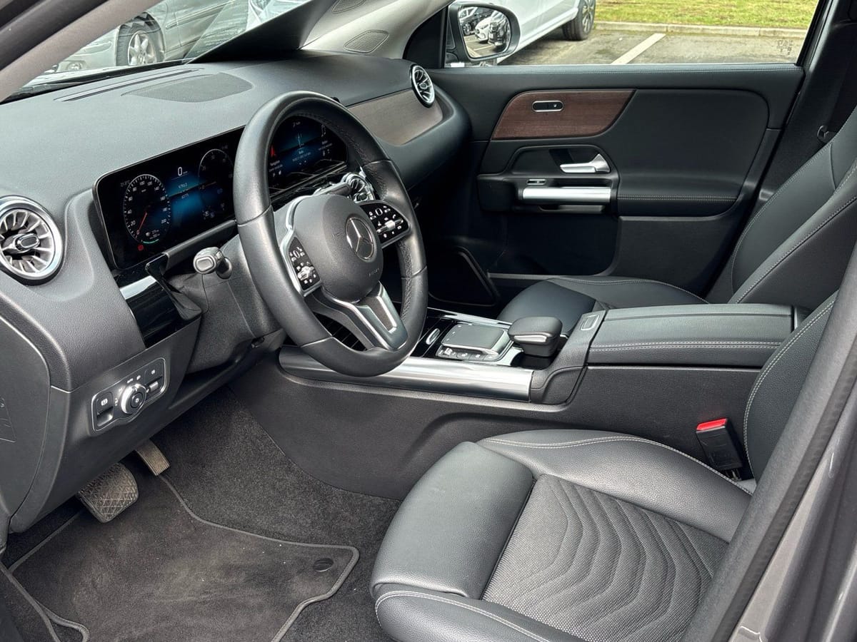Mercedes-Benz EQA 300 4M Progressive Kamera Distronic CarPlay foto 13