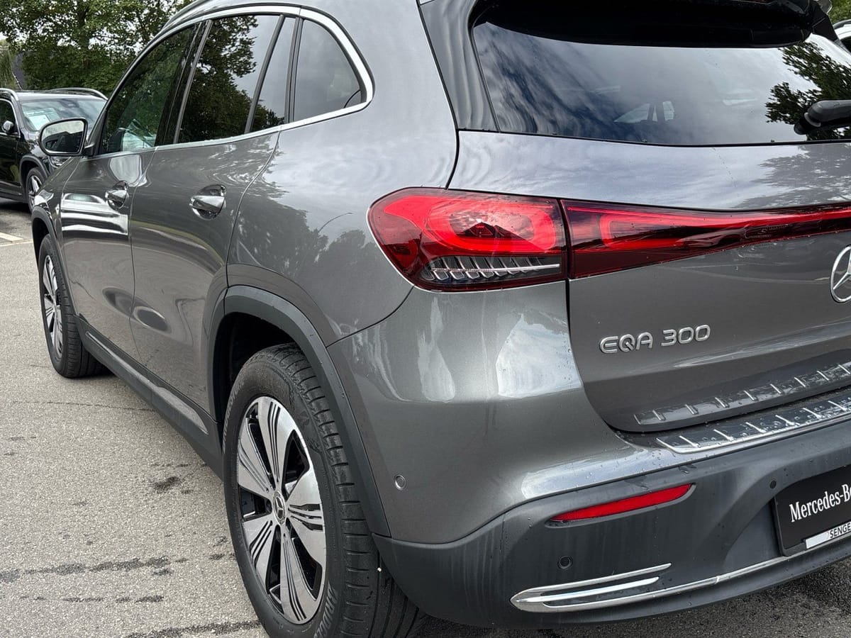 Mercedes-Benz EQA 300 4M Progressive Kamera Distronic CarPlay foto 20
