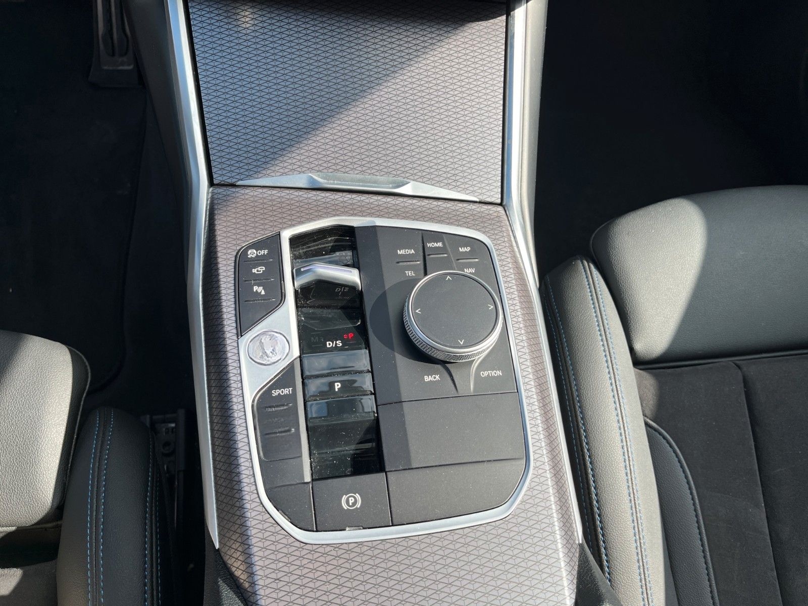 BMW 320dA Touring MSport 18" Pano DAP PAP AHK eSitze foto 21
