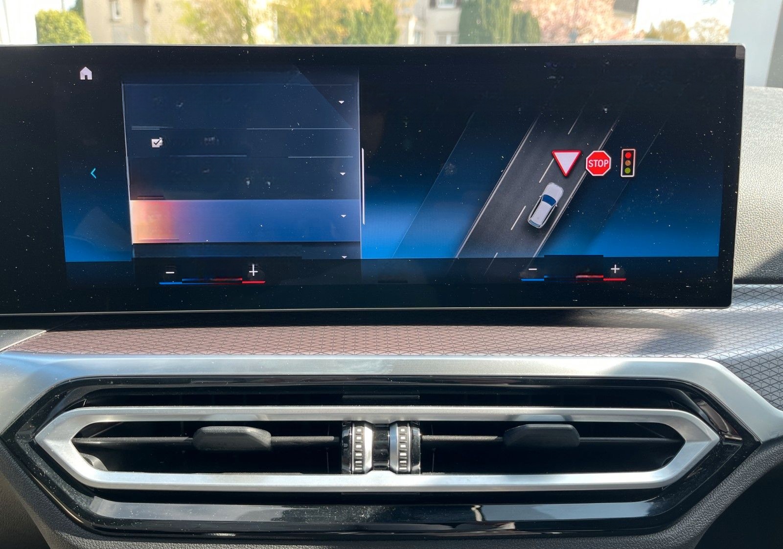 BMW 320dA Touring MSport 18" Pano DAP PAP AHK eSitze foto 23