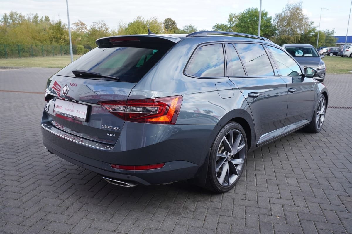 Skoda Superb Combi 2.0 Sportline 4x4 LED Navi Panorama foto 5