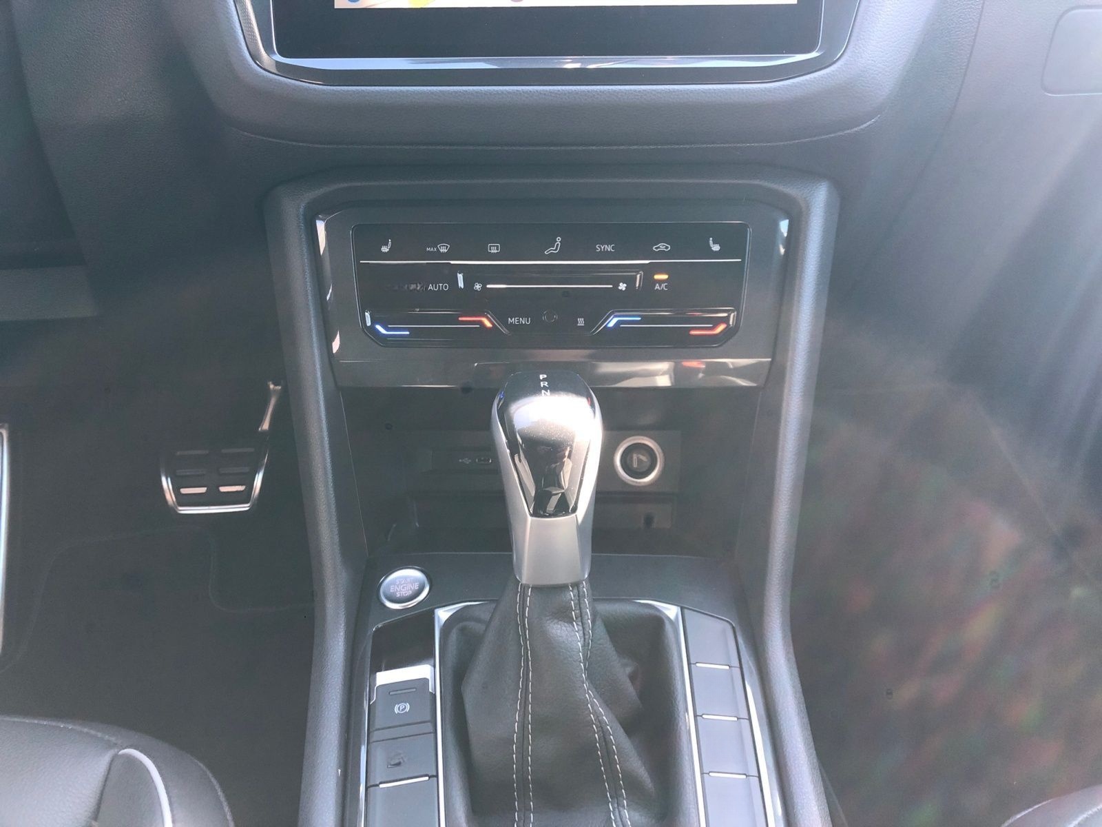 Volkswagen Tiguan 2.0TDI R-Line 4M DSG Leder Navi LED AHK S foto 9