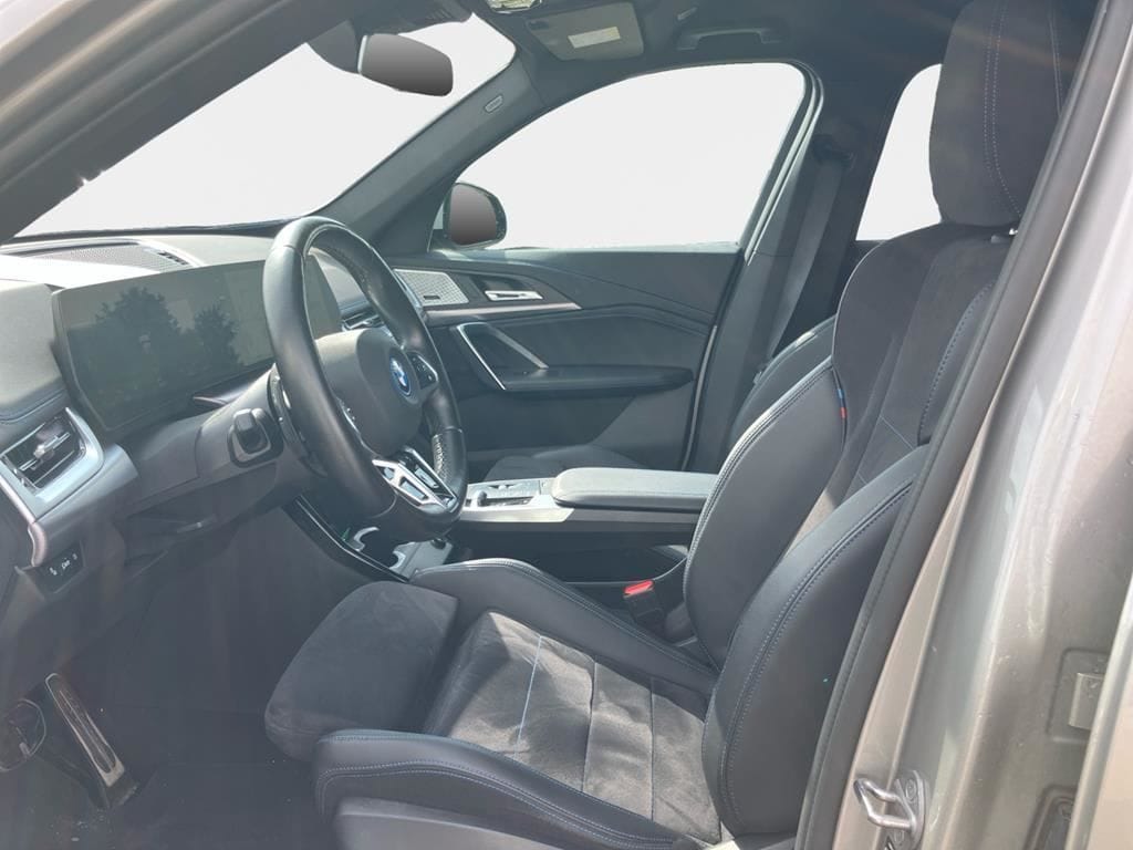 BMW iX1 eDrive20 M Sport AHK ACC H K Memory SHZ foto 11