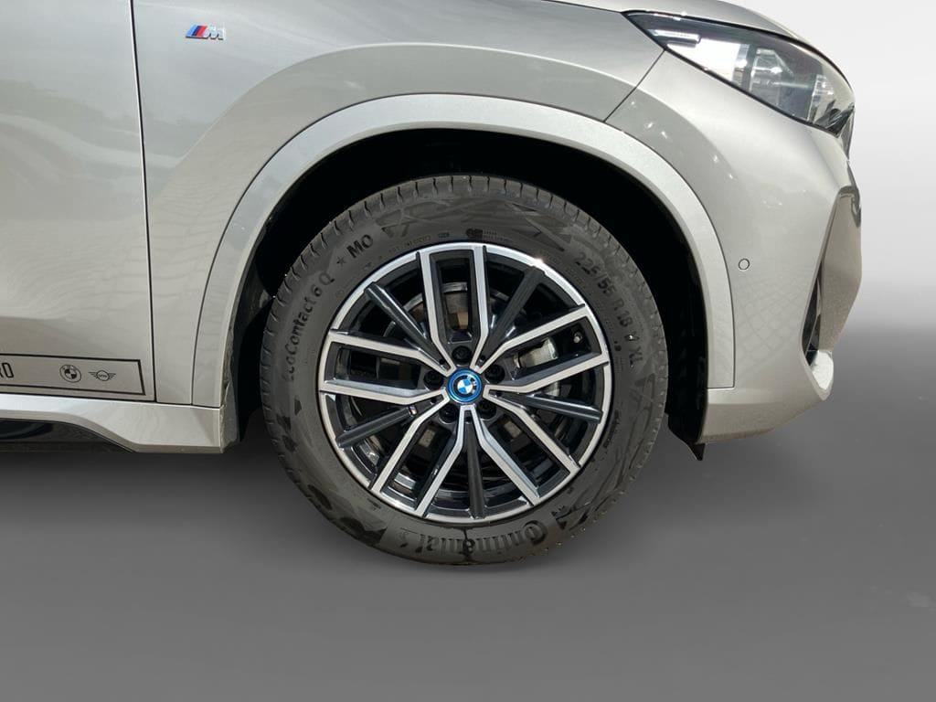 BMW iX1 eDrive20 M Sport AHK ACC H K Memory SHZ foto 17