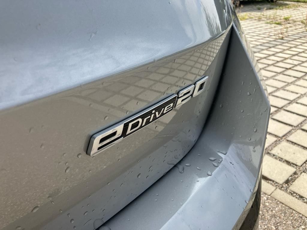 BMW iX1 eDrive20 M Sport AHK ACC H K Memory SHZ foto 22