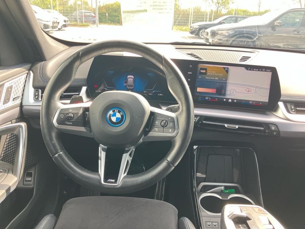 BMW iX1 eDrive20 M Sport AHK ACC H K Memory SHZ foto 25