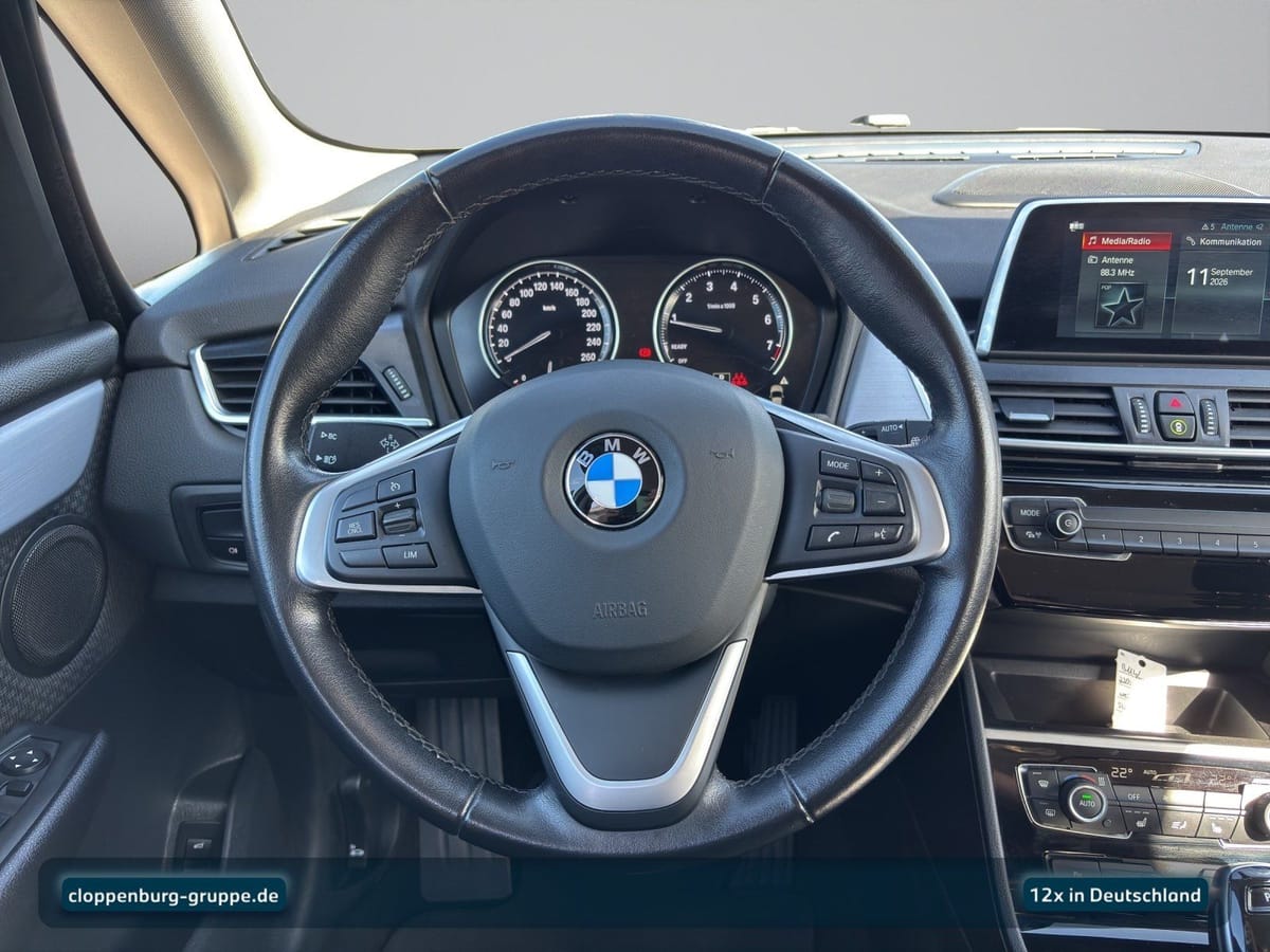 BMW 220i Advantage Navi+Kamera+SHZ+KeyGO+HiFi+WR+LED foto 13