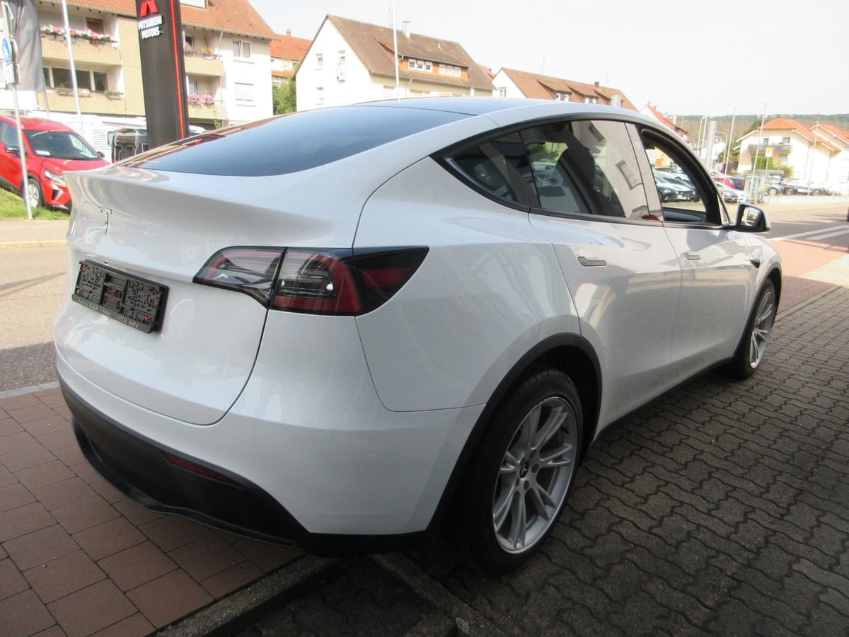 Tesla Model Y Basis RWD NavigationLED ACC foto 5
