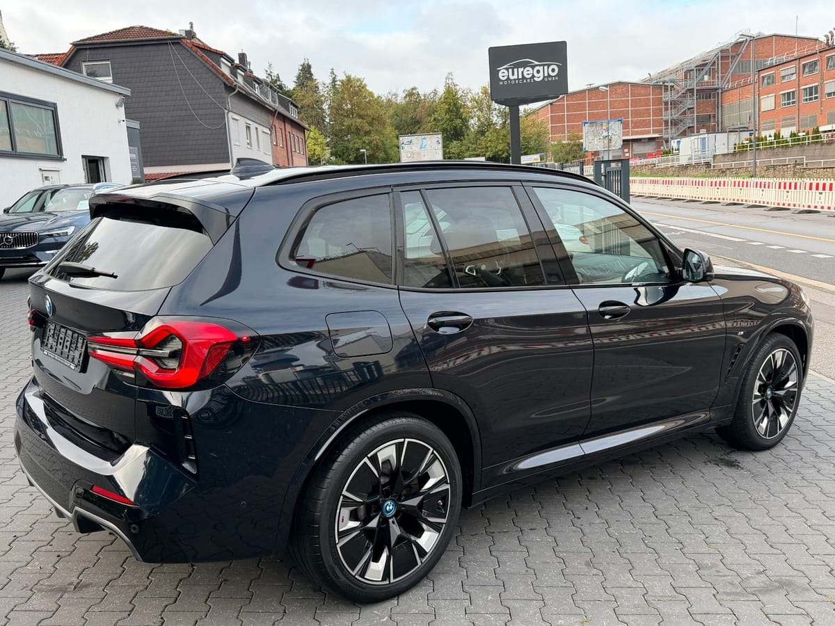BMW iX3 Impressive Head Up - Panorama -M Sportpaket/ foto 11