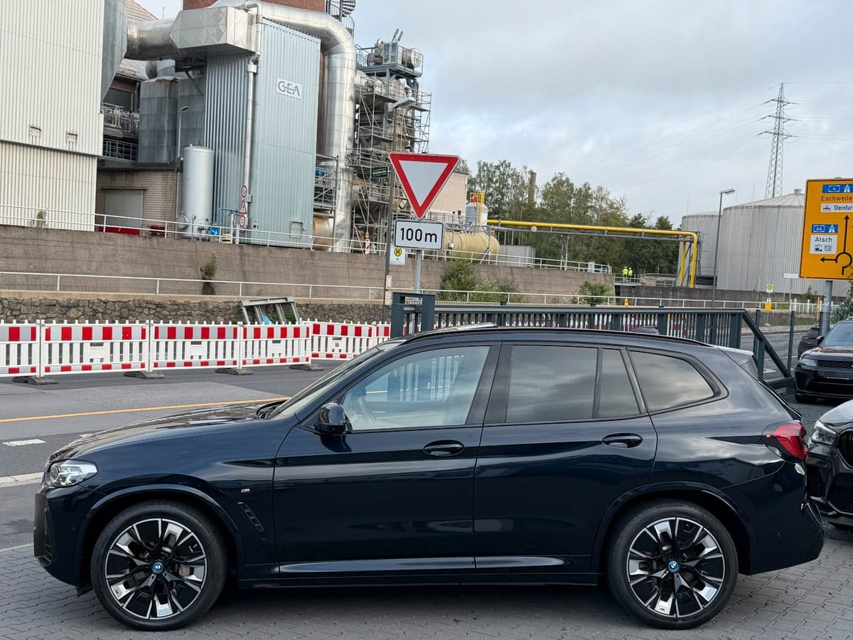 BMW iX3 Impressive Head Up - Panorama -M Sportpaket/ foto 7