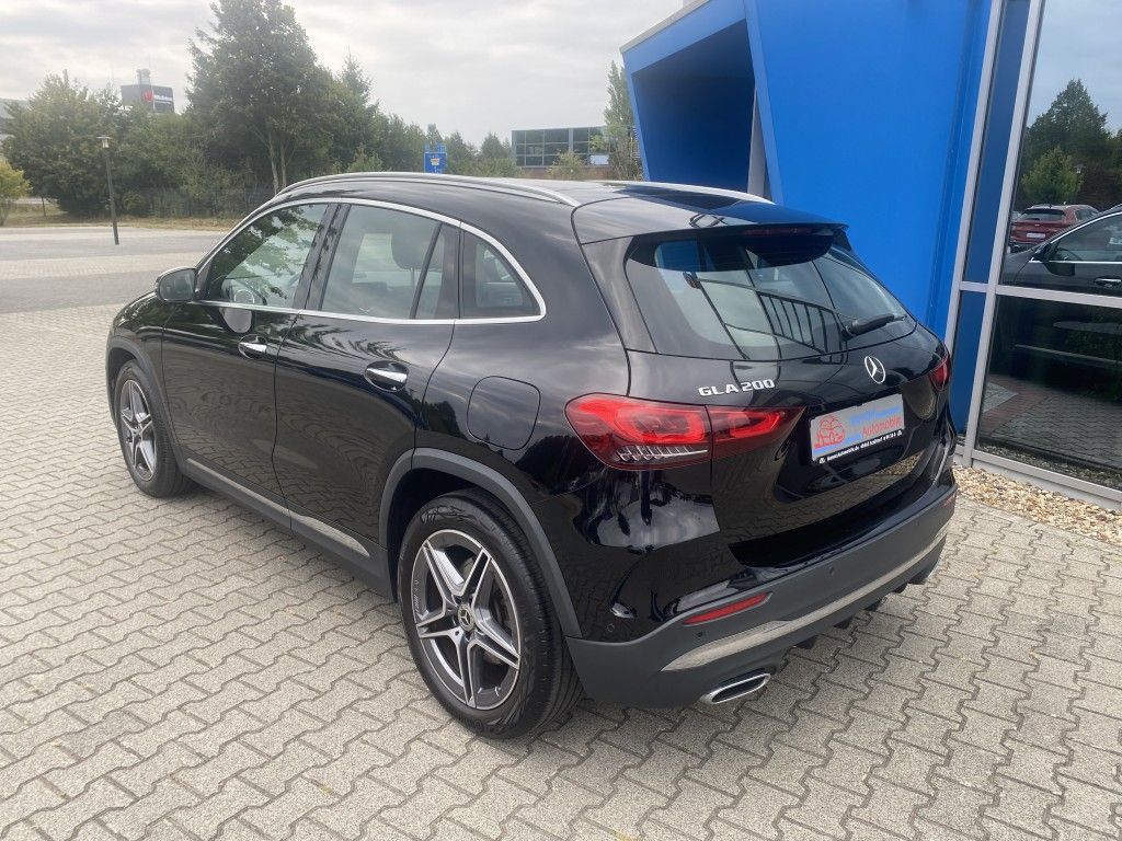 Mercedes-Benz GLA 200 7G-DCT AMG Line NAV KAM foto 5