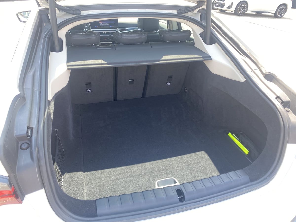 BMW i4 eDrive40 Gran Coupé RFK DAB SHZ foto 7
