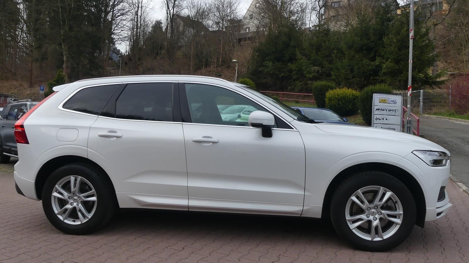 Volvo XC60*4WD*SHZ*Aut.*Leder*Navi*LED*Pano foto 4