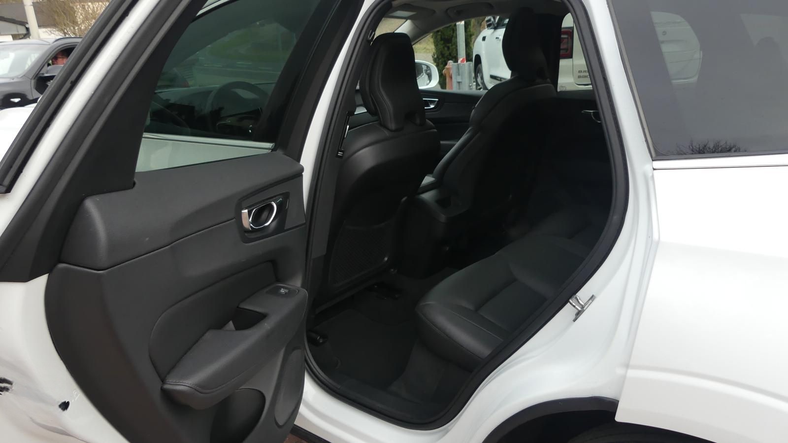 Volvo XC60*4WD*SHZ*Aut.*Leder*Navi*LED*Pano foto 10