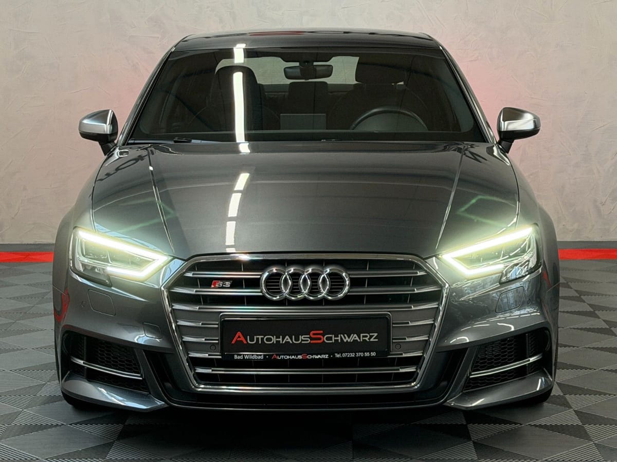 Audi S3 Lim. 2.0 TFSI quattro Led Navi T-Leder Tempo foto 2