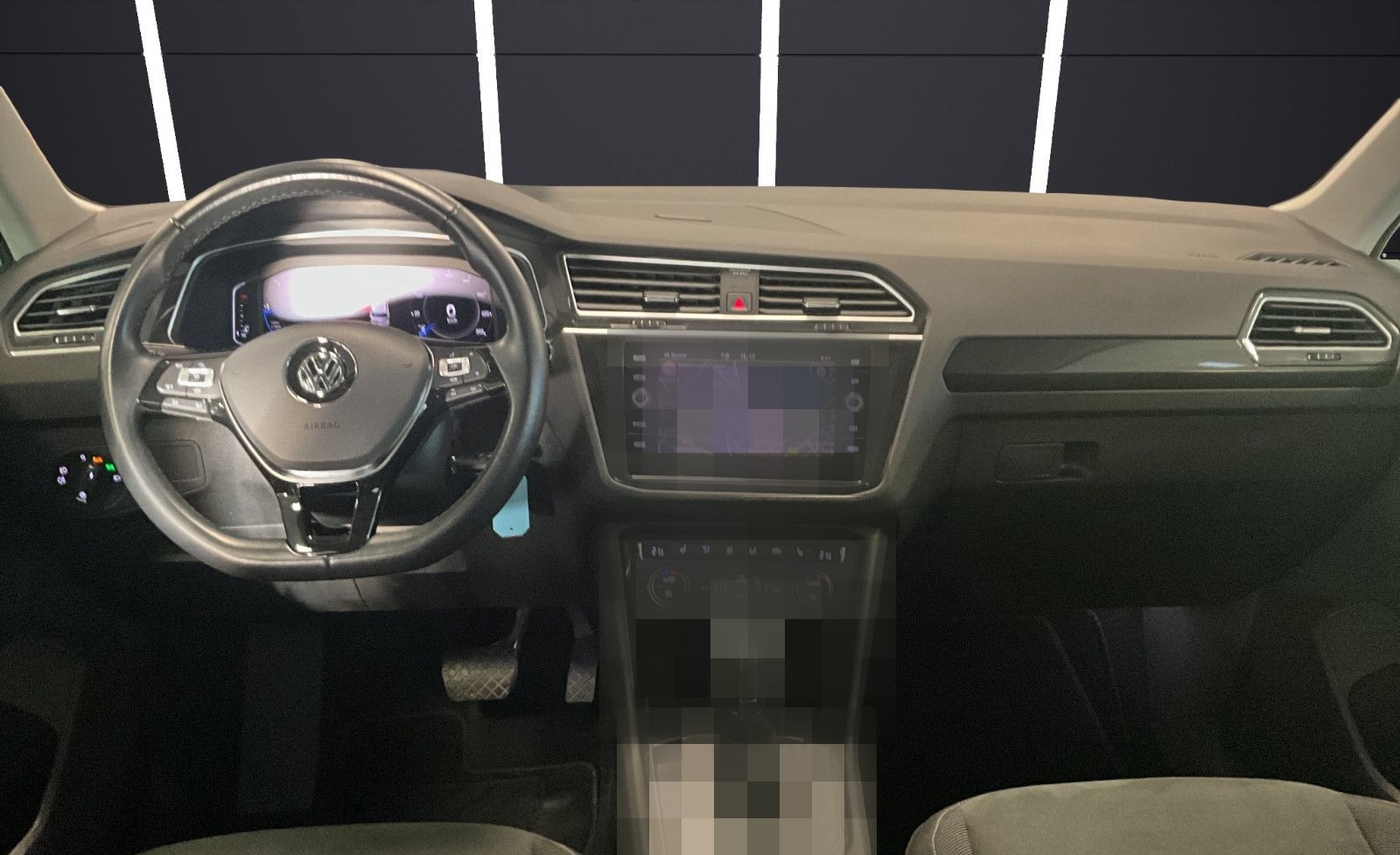 Volkswagen Tiguan Highline R-line 4Mo/Mirror/AHK/LED/ACC foto 12