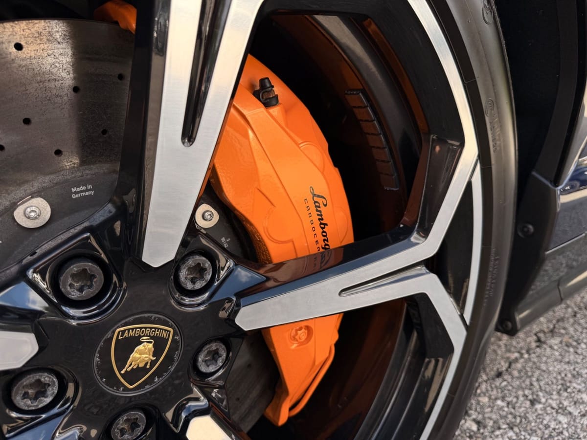 Lamborghini Urus / FULL-CARBON-IN / PANORAMA / SENSONUM foto 14