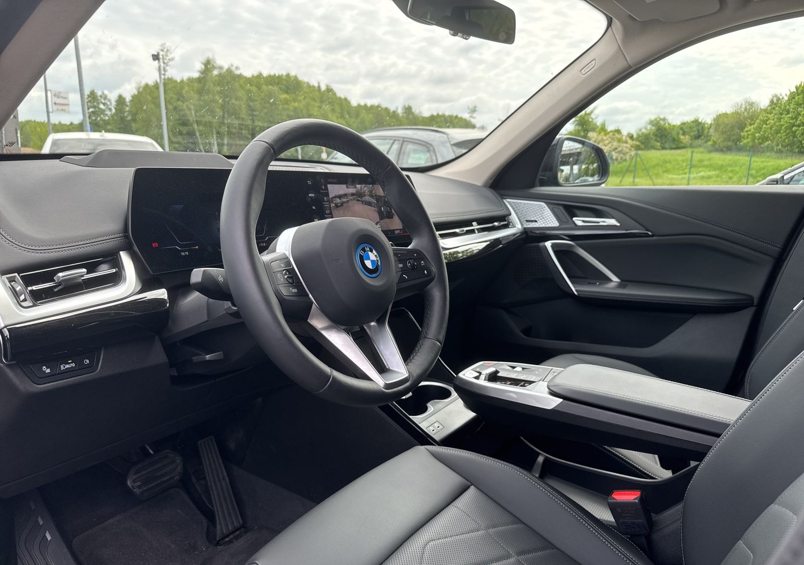 BMW iX1 xDrive30 xLine Head-Up HK HiFi DAB LED RFK foto 20