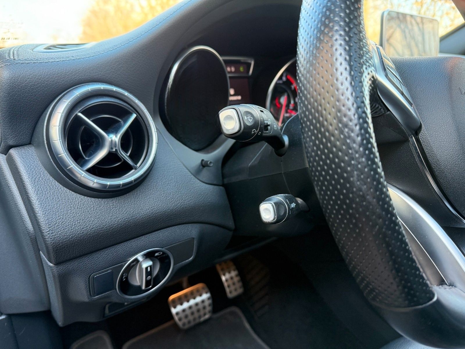 Mercedes-Benz CLA 45 AMG°4-MATIC°PANO°XENON°MEMORY°KAM°82TKM° foto 15