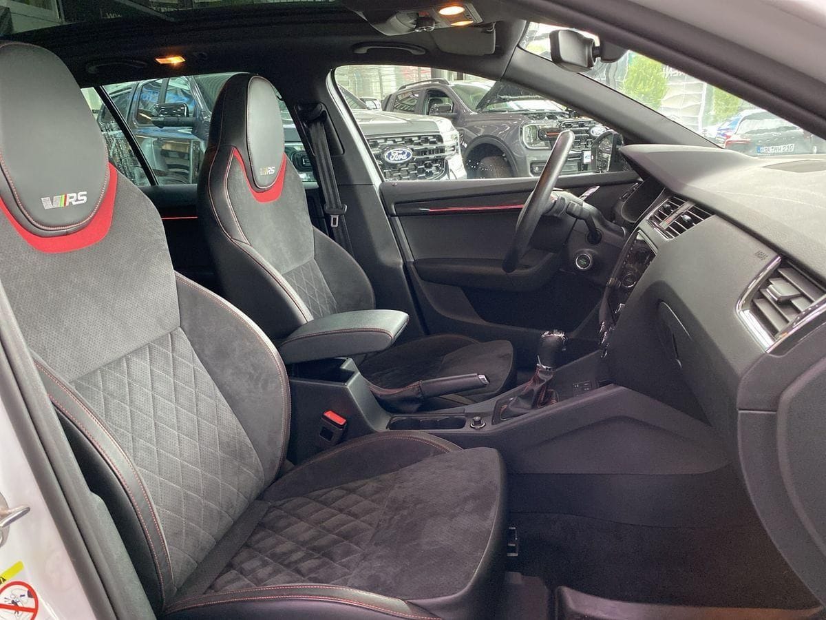 Skoda Octavia RS Combi 2.0 TSI PANO 8fach NAVI DCC ACC foto 15