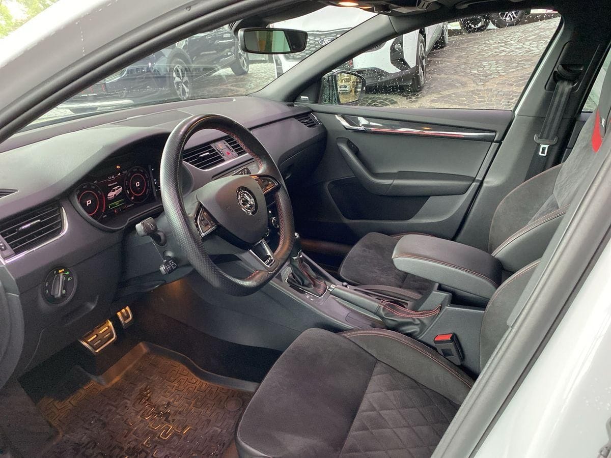 Skoda Octavia RS Combi 2.0 TSI PANO 8fach NAVI DCC ACC foto 8