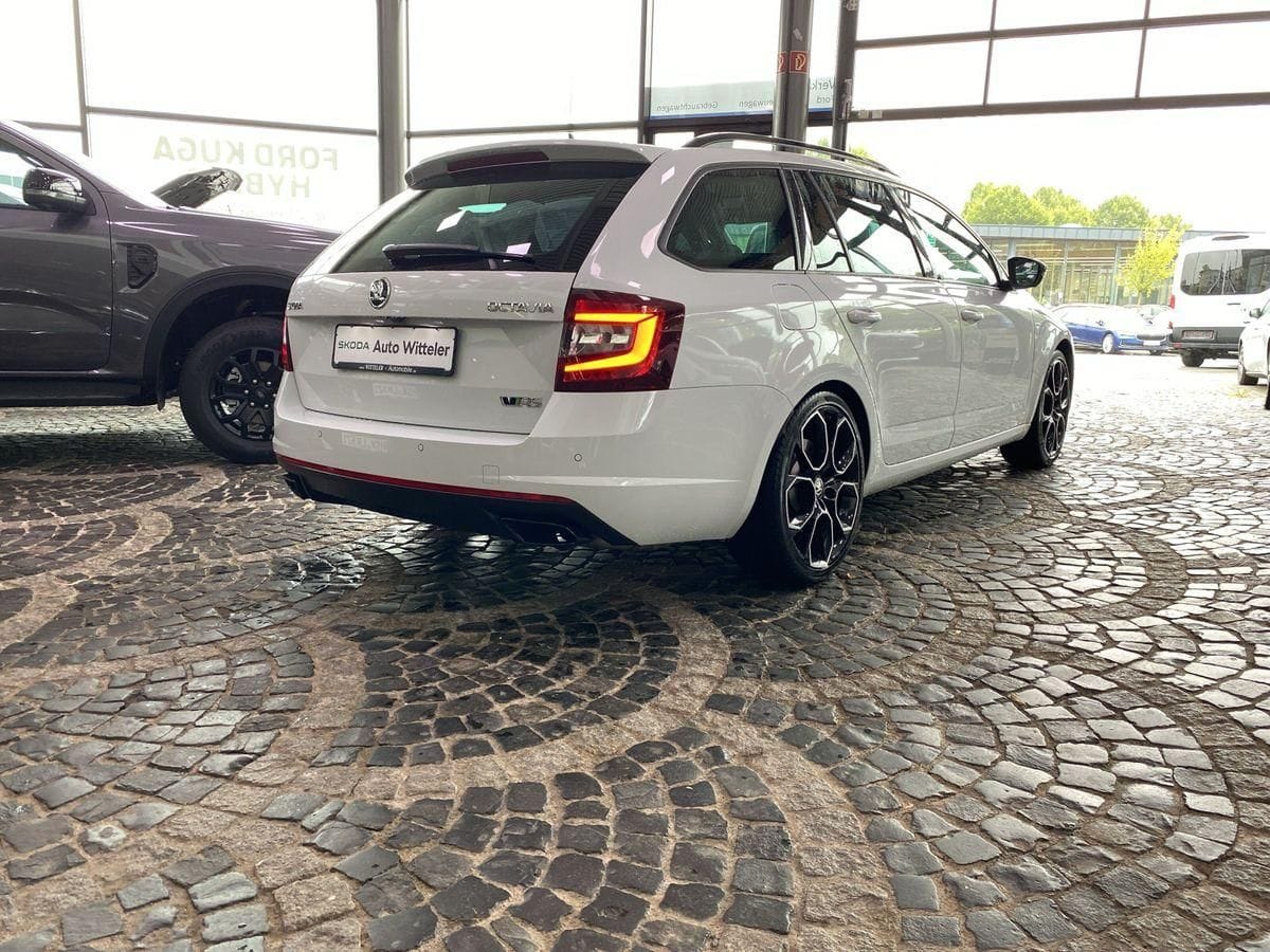 Skoda Octavia RS Combi 2.0 TSI PANO 8fach NAVI DCC ACC foto 9