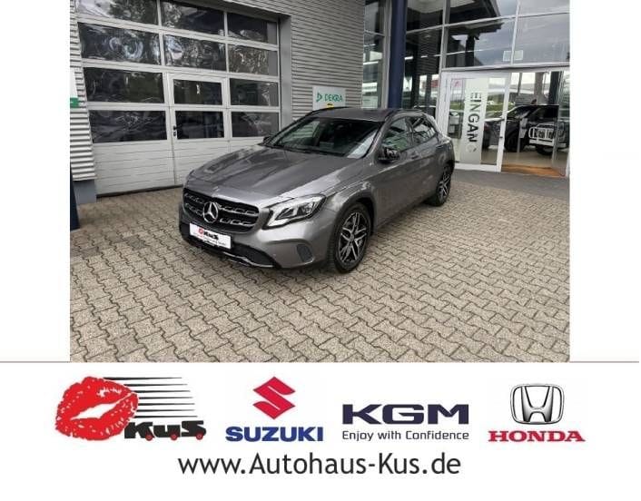 Mercedes-Benz GLA 200 1.6 Night-Paket LED Navi 360°Kamera