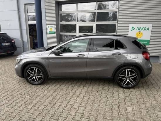 Mercedes-Benz GLA 200 1.6 Night-Paket LED Navi 360°Kamera foto 4
