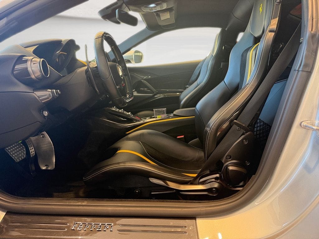 Ferrari 812 Superfast Painted Shields*Racing Seats foto 7