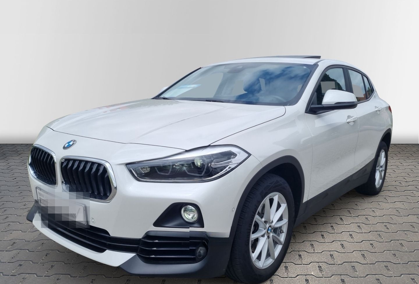 BMW X2 sDrive 18i+ACC+HUD+EL. PANODACH+Navi+PARKASSI foto 2