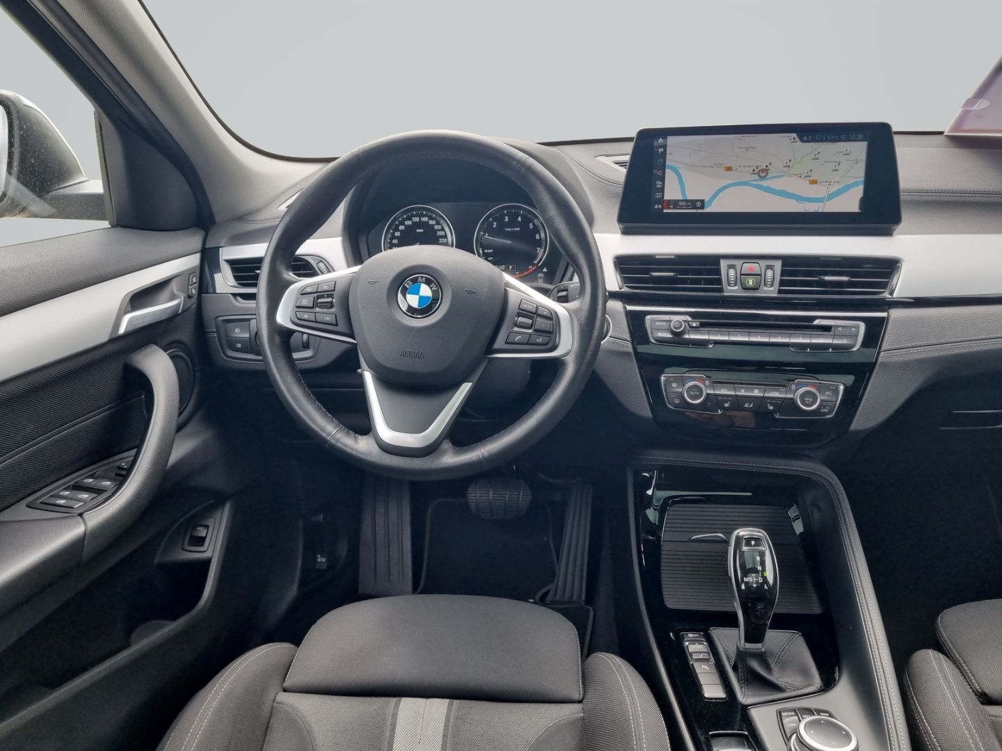 BMW X2 sDrive 18i+ACC+HUD+EL. PANODACH+Navi+PARKASSI foto 15