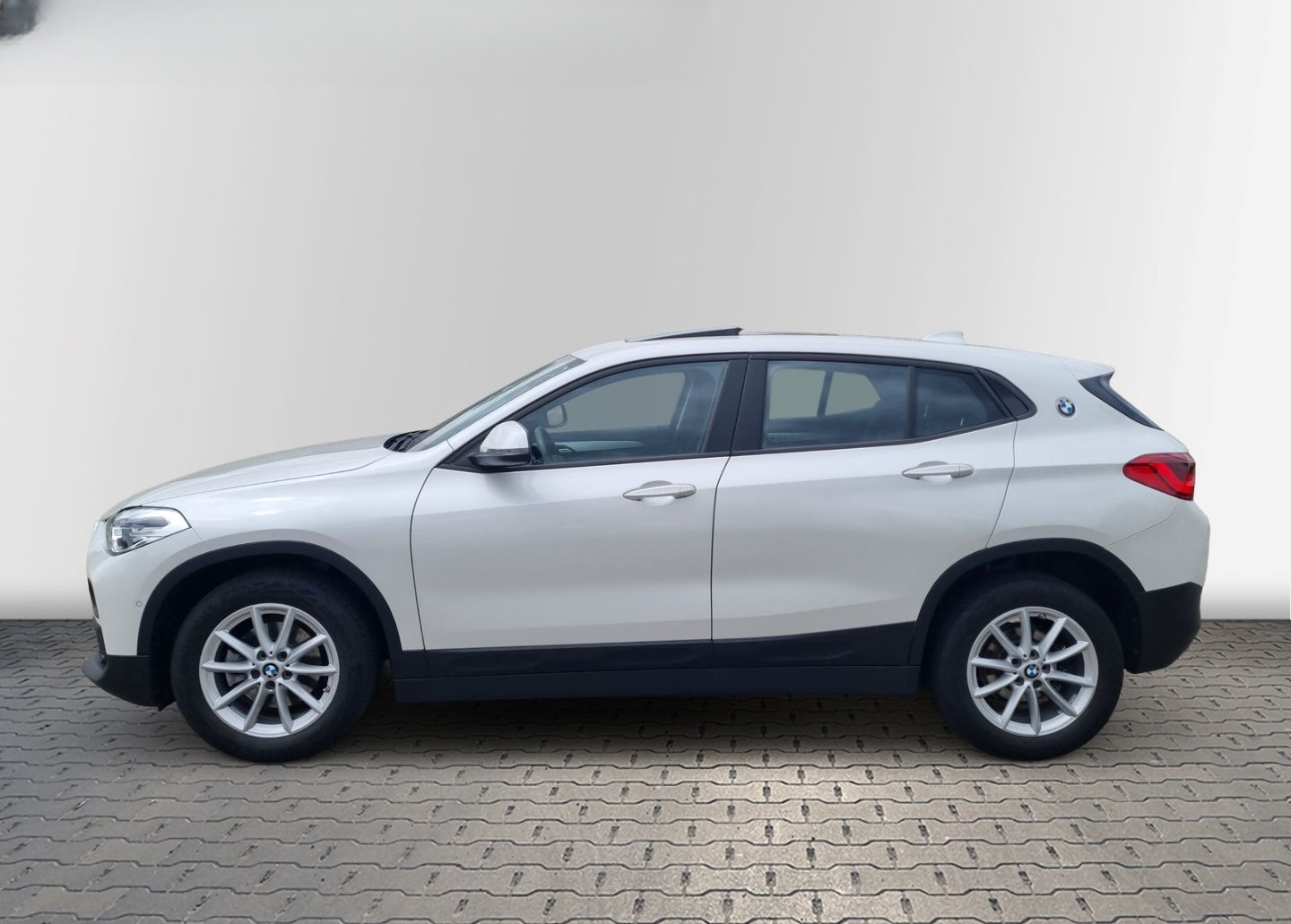 BMW X2 sDrive 18i+ACC+HUD+EL. PANODACH+Navi+PARKASSI foto 7
