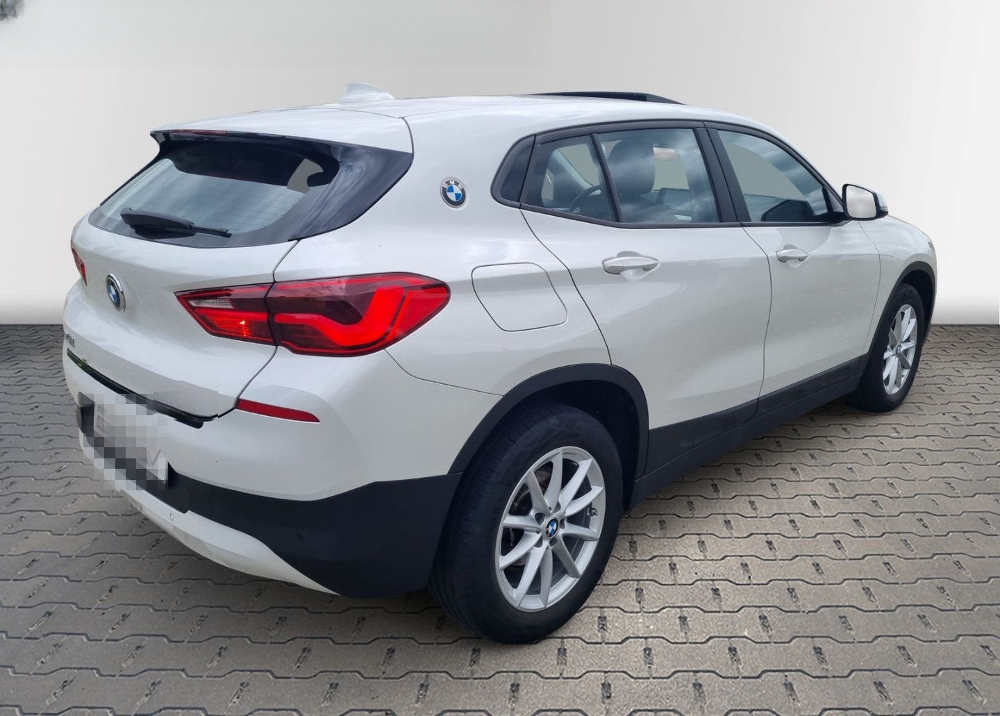 BMW X2 sDrive 18i+ACC+HUD+EL. PANODACH+Navi+PARKASSI foto 8