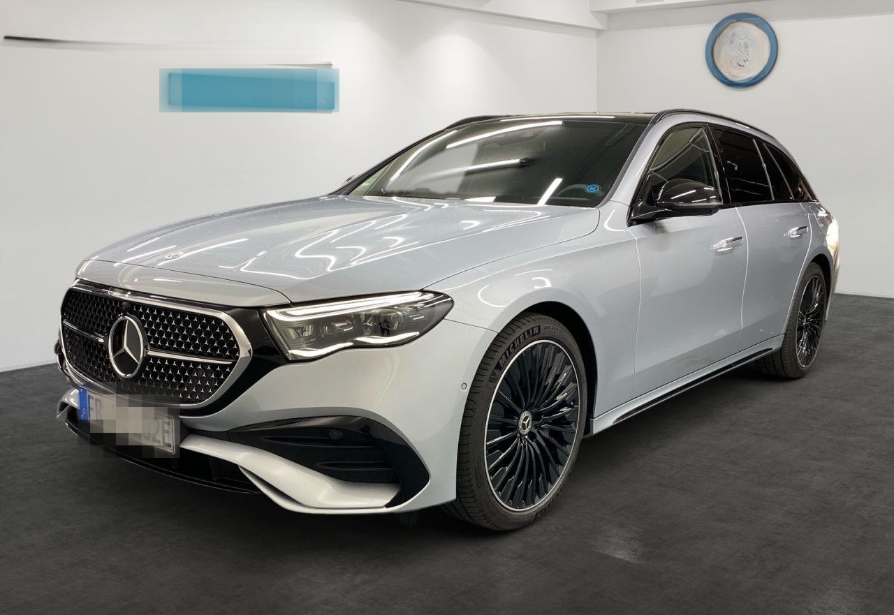Mercedes-Benz E 300 de T-Modell 4Matic AMG+PANO+AHK+PARK+DISTR foto 2