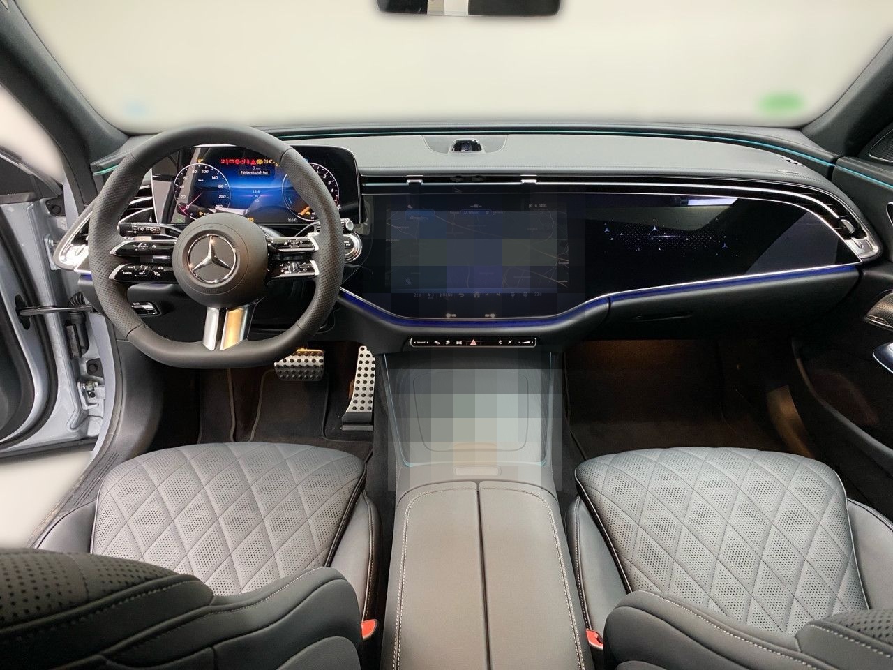 Mercedes-Benz E 300 de T-Modell 4Matic AMG+PANO+AHK+PARK+DISTR foto 11