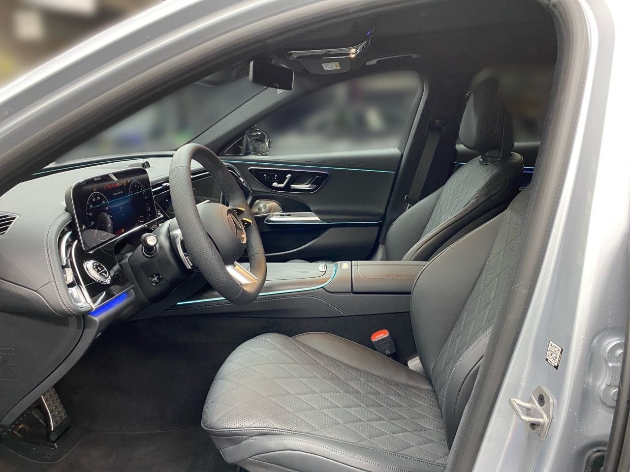 Mercedes-Benz E 300 de T-Modell 4Matic AMG+PANO+AHK+PARK+DISTR foto 8