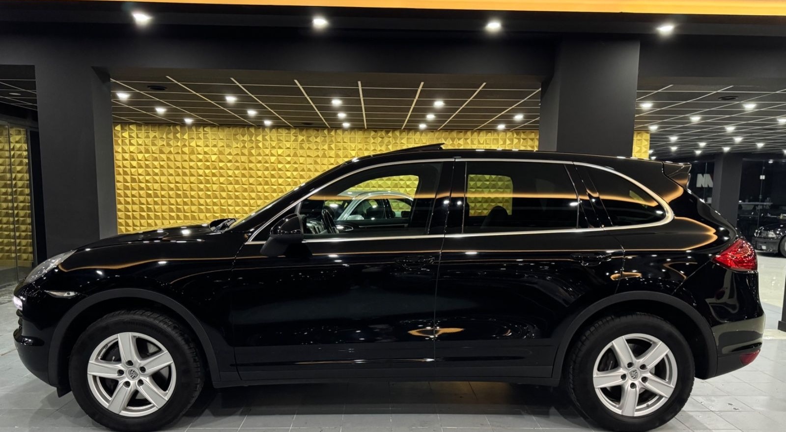 Porsche Cayenne D 3.0*XENON*PCM*S.DACH*SHZ*LEDER*PDC*AHK foto 15