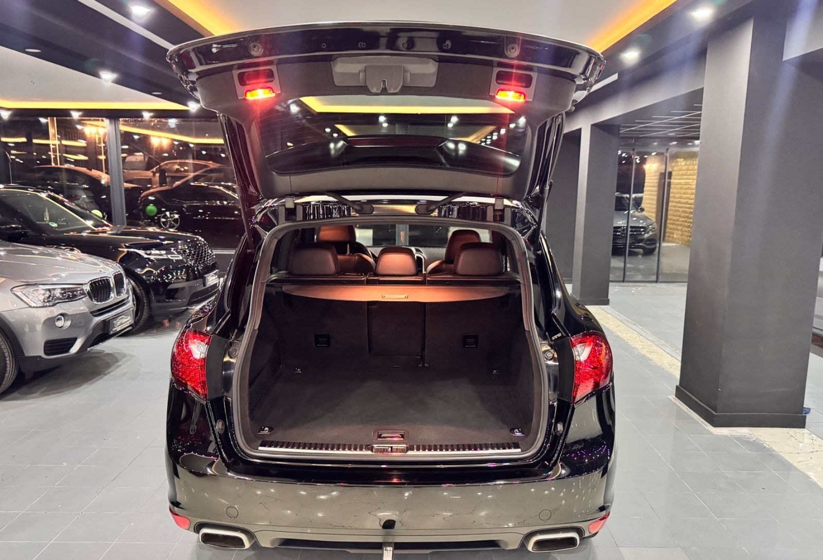 Porsche Cayenne D 3.0*XENON*PCM*S.DACH*SHZ*LEDER*PDC*AHK foto 10