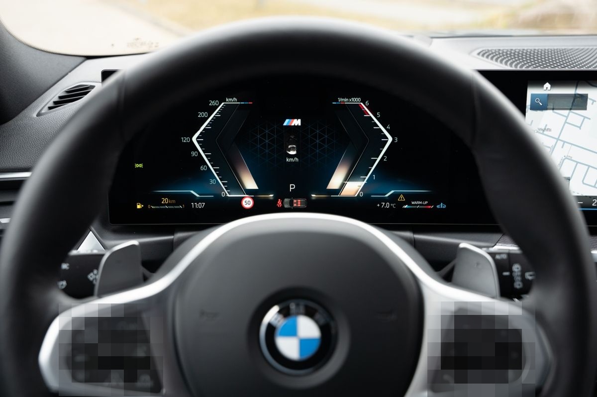 BMW 330d Touring xDrive M Sport. Neupreis 78.200.- E foto 16