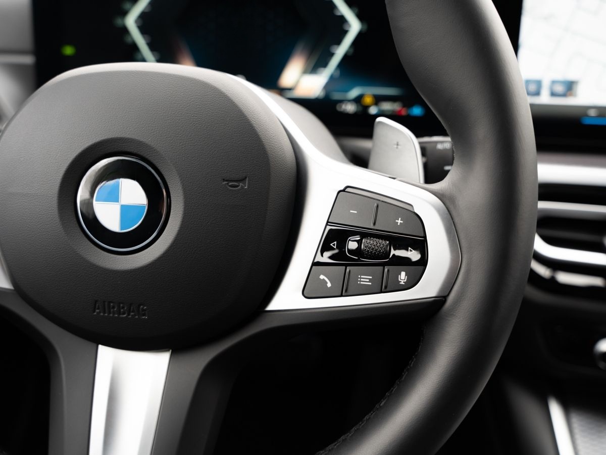 BMW 330d Touring xDrive M Sport. Neupreis 78.200.- E foto 18