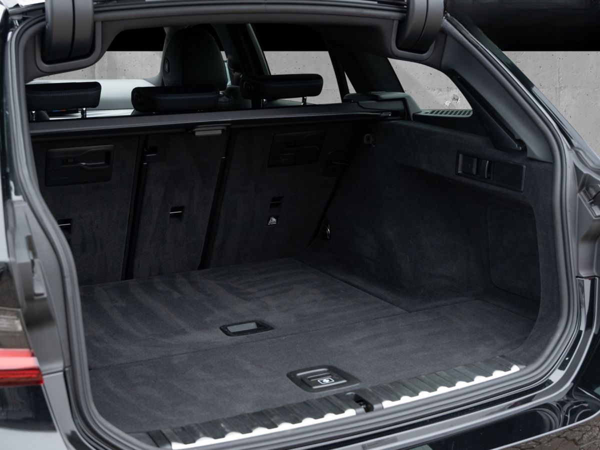 BMW 330d Touring xDrive M Sport. Neupreis 78.200.- E foto 10