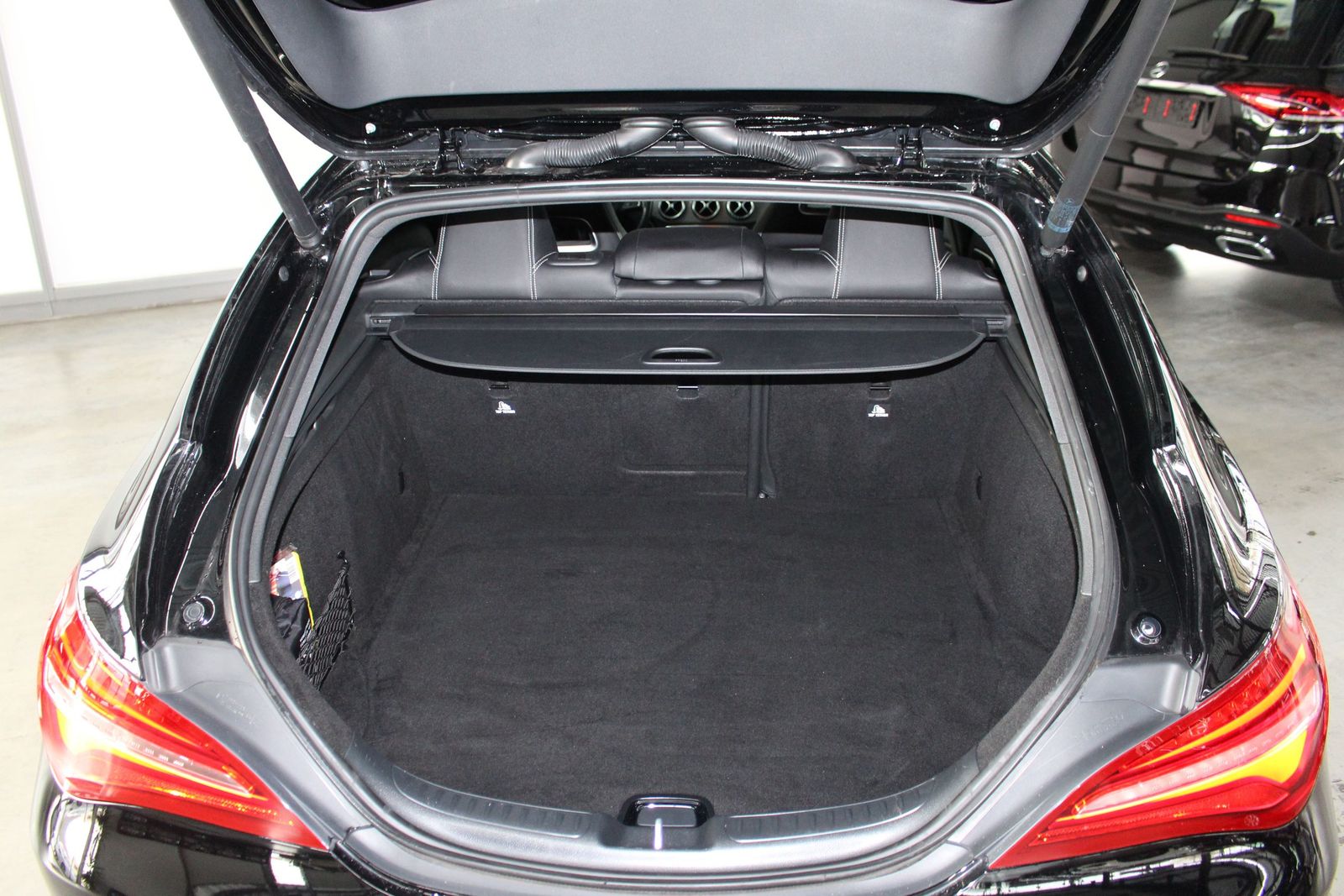 Mercedes-Benz CLA 200 SB Urban LED Panorama Navi Kamera SHZ foto 15