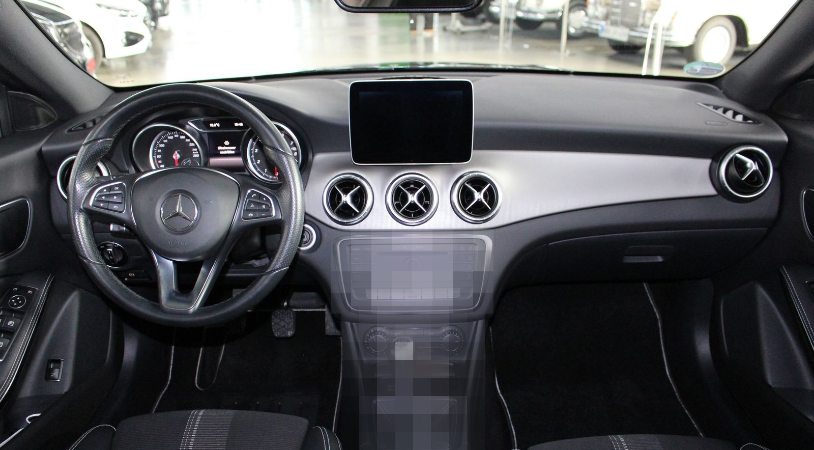 Mercedes-Benz CLA 200 SB Urban LED Panorama Navi Kamera SHZ foto 8