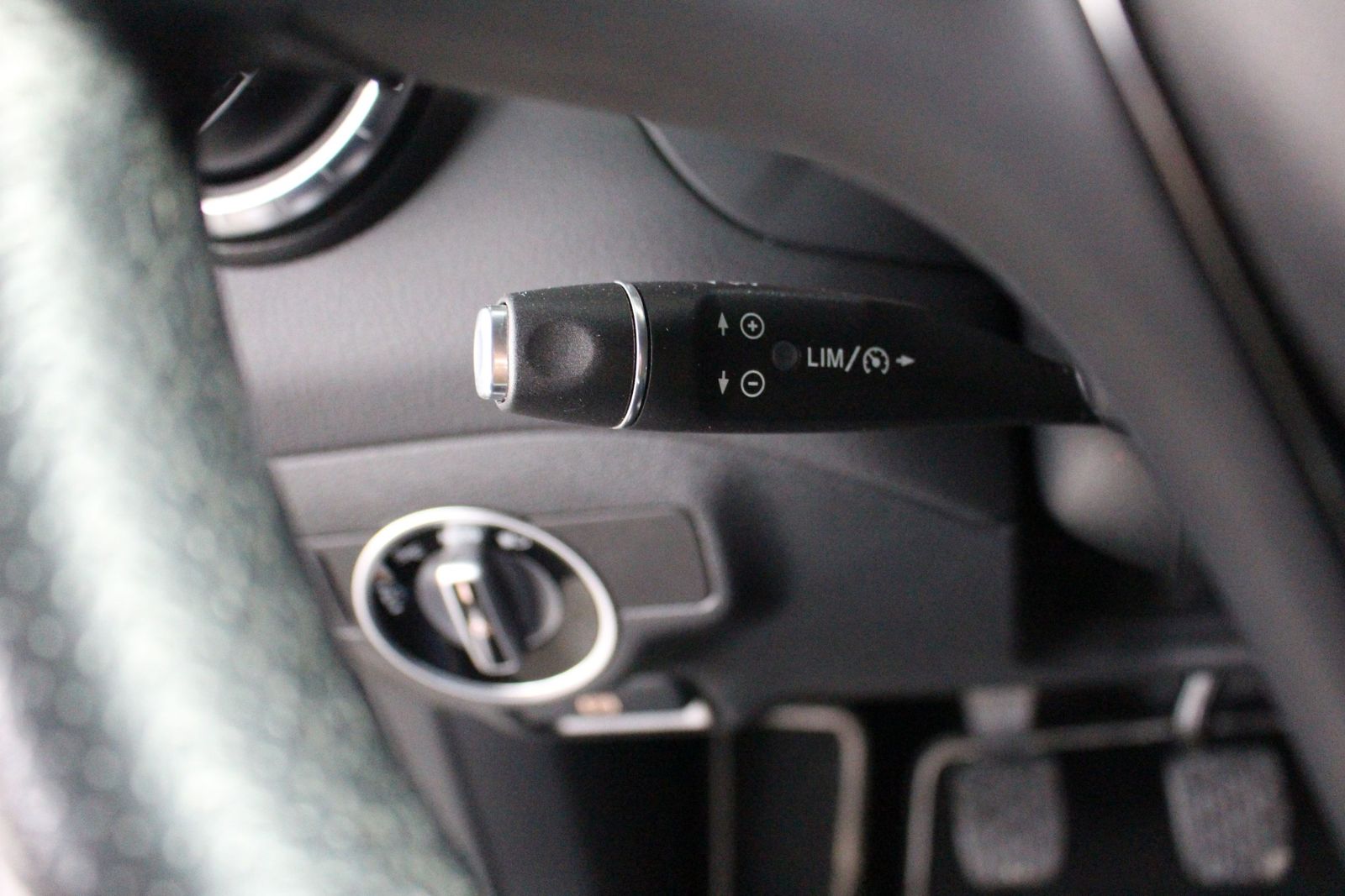 Mercedes-Benz CLA 200 SB Urban LED Panorama Navi Kamera SHZ foto 10