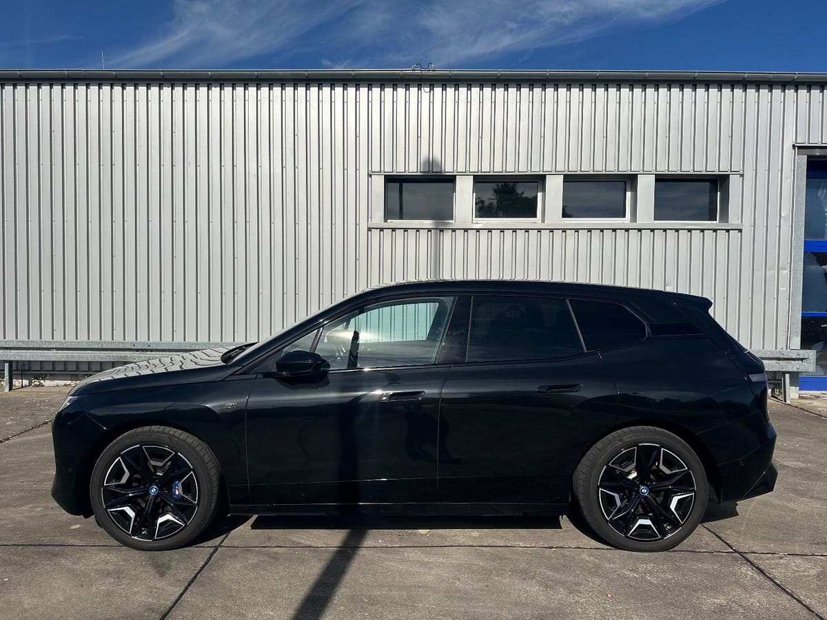 BMW iX M60 SKY-Lounge 2022