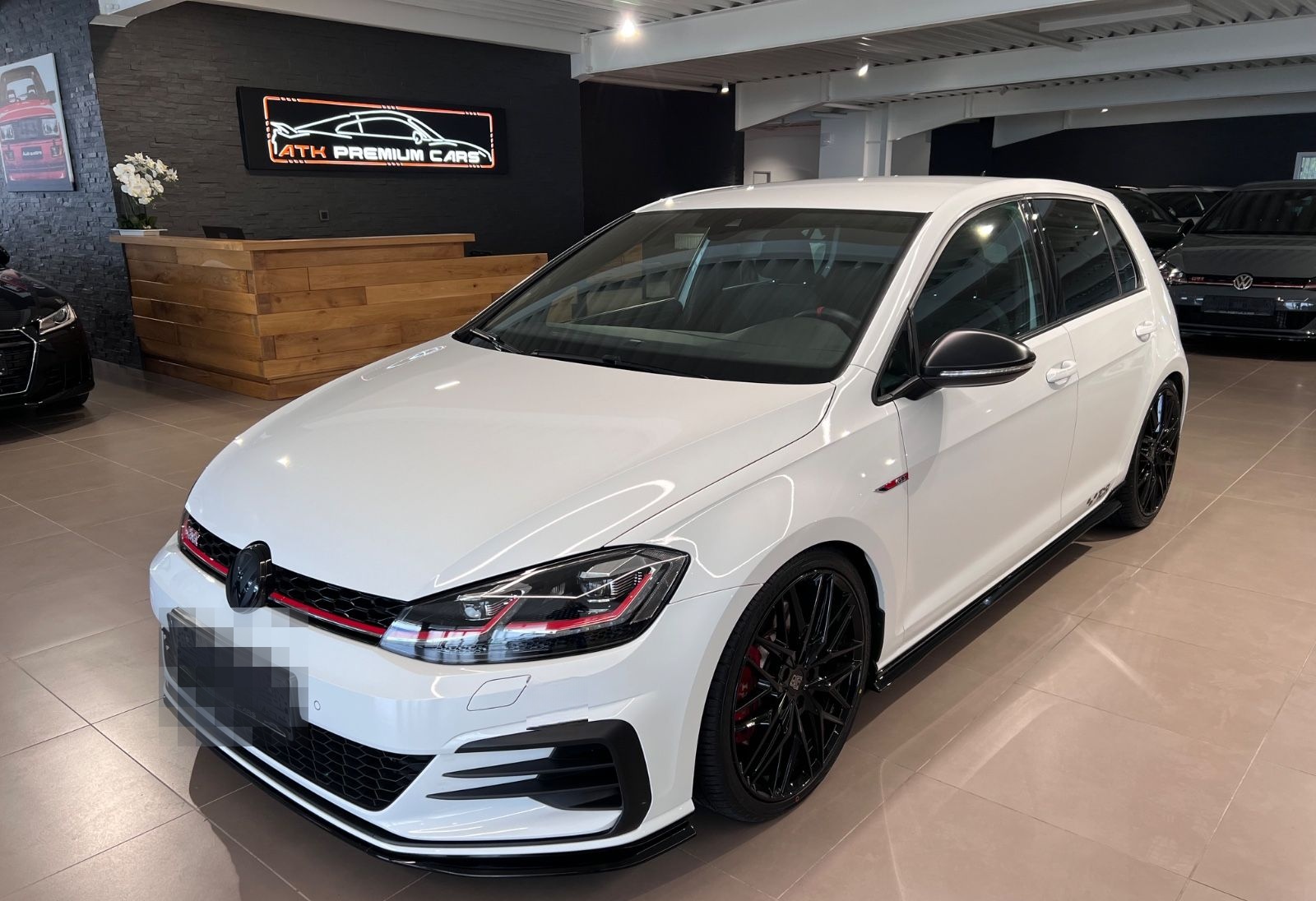 Volkswagen Golf 2.0 TSI DSG GTI TCR ACC 19Zoll NAVI 1.HAND foto 2
