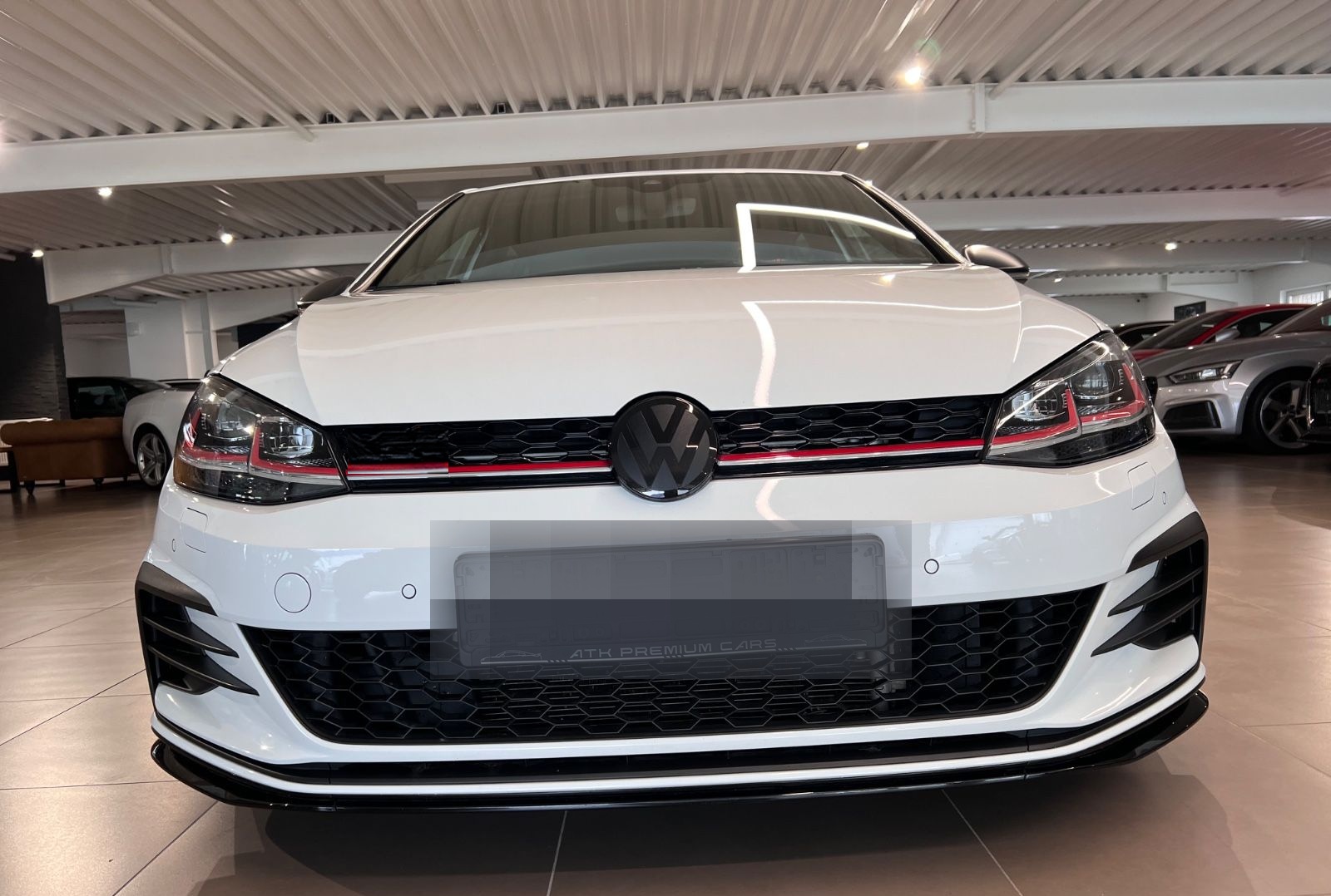 Volkswagen Golf 2.0 TSI DSG GTI TCR ACC 19Zoll NAVI 1.HAND foto 11