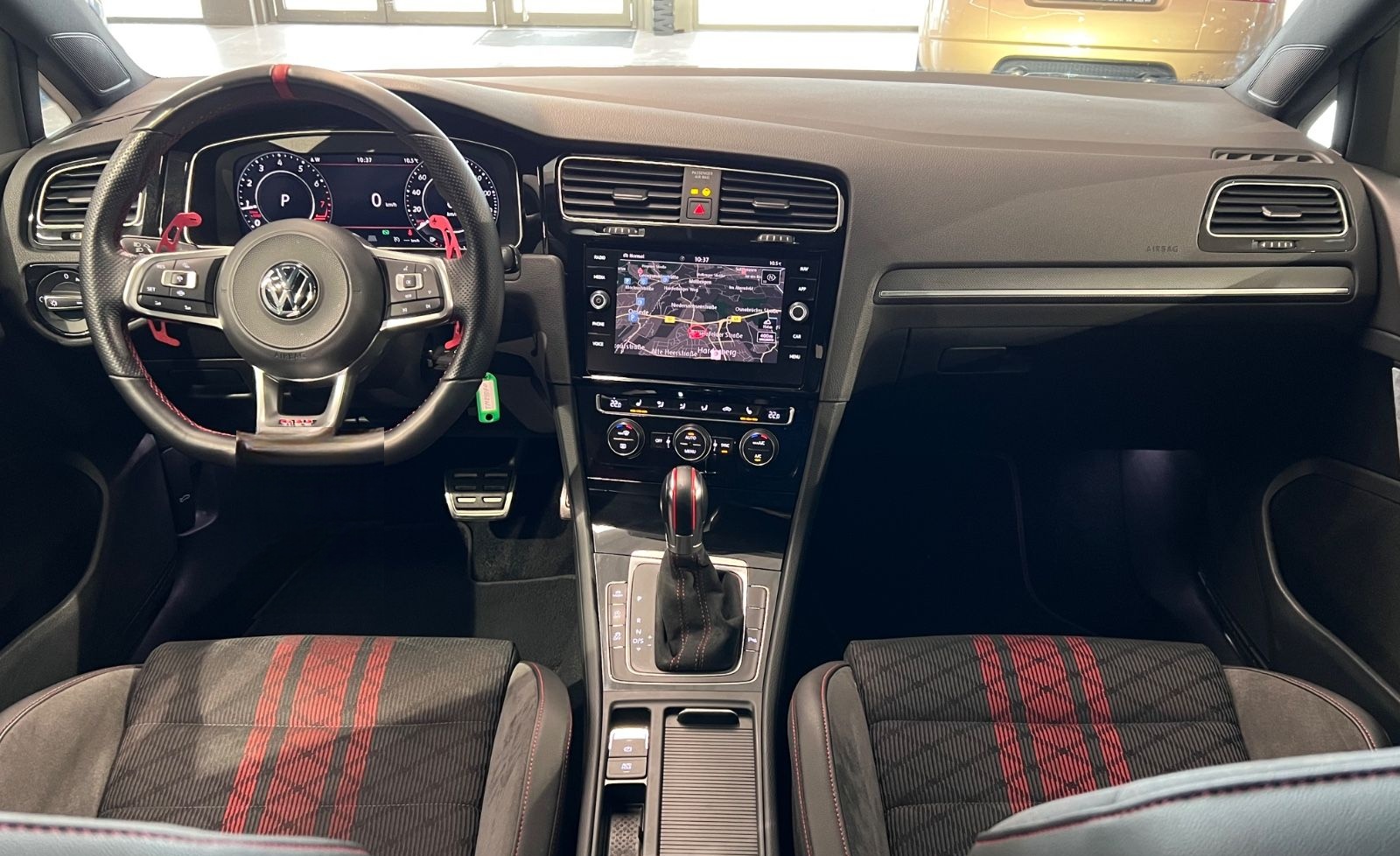 Volkswagen Golf 2.0 TSI DSG GTI TCR ACC 19Zoll NAVI 1.HAND foto 22