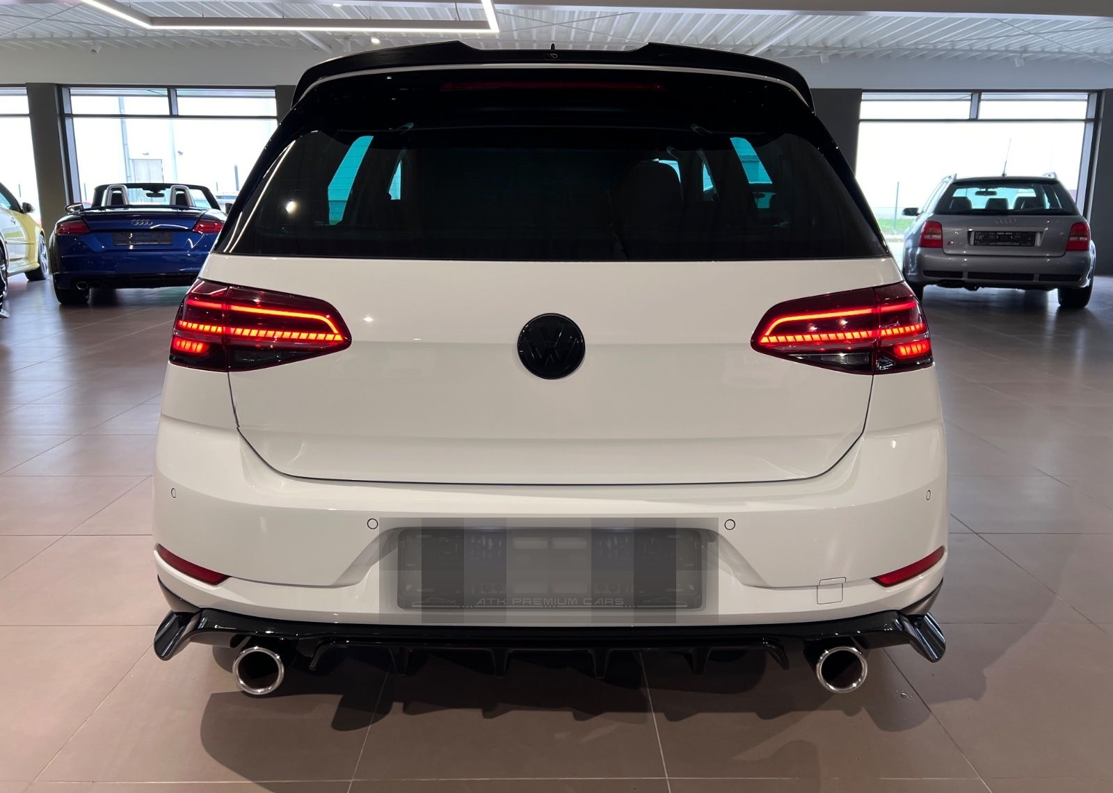 Volkswagen Golf 2.0 TSI DSG GTI TCR ACC 19Zoll NAVI 1.HAND foto 7
